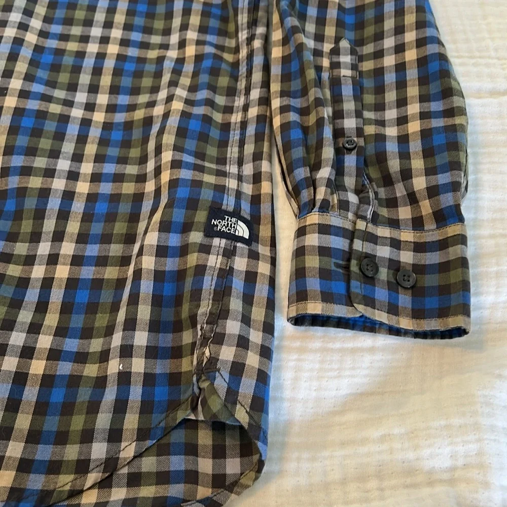 The north face men’s button down plaid shirt